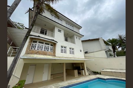 Casa de condomínio para alugar com 400m², 5 quartos e 6 vagasFachada