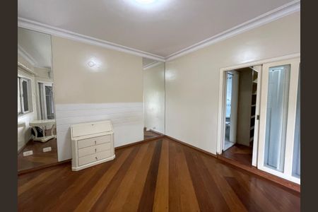 Casa de condomínio para alugar com 400m², 5 quartos e 6 vagasSuíte 2