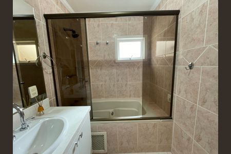 Casa de condomínio para alugar com 400m², 5 quartos e 6 vagasBanheiro da Suíte 4