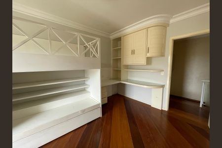 Casa de condomínio para alugar com 400m², 5 quartos e 6 vagasSuíte 2