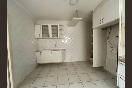 Casa de condomínio para alugar com 400m², 5 quartos e 6 vagasCozinha