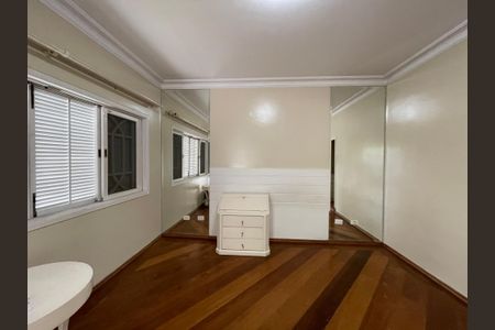 Casa de condomínio para alugar com 400m², 5 quartos e 6 vagasSuíte 2