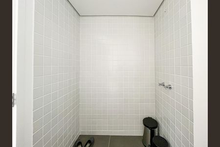 Banheiro de apartamento à venda com 1 quarto, 36m² em Pinheiros, São Paulo