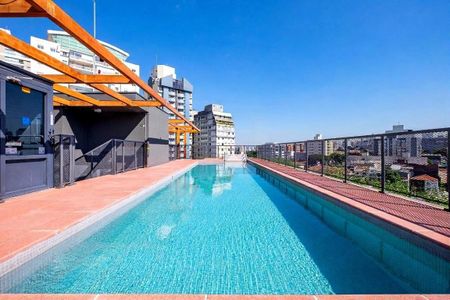 Apartamento à venda com 28m², 1 quarto e sem vaga Apartamento à venda com 28m², 1 quarto e sem vagaÁrea comum - Piscina