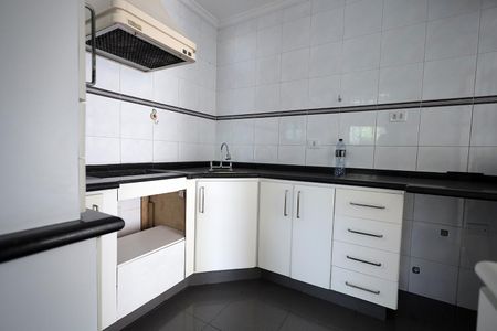 Casa à venda com 160m², 3 quartos e 2 vagas Casa à venda com 160m², 3 quartos e 2 vagasCozinha
