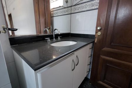 Casa à venda com 160m², 3 quartos e 2 vagas Casa à venda com 160m², 3 quartos e 2 vagasBanheiro Suíte