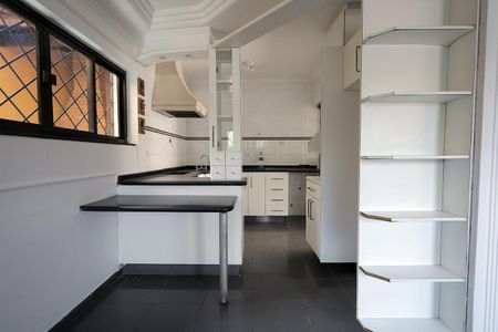 Casa à venda com 160m², 3 quartos e 2 vagas Casa à venda com 160m², 3 quartos e 2 vagasCozinha