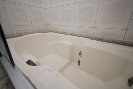 Casa à venda com 160m², 3 quartos e 2 vagas Casa à venda com 160m², 3 quartos e 2 vagasBanheiro 2