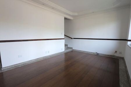 Casa à venda com 160m², 3 quartos e 2 vagas Casa à venda com 160m², 3 quartos e 2 vagasSala