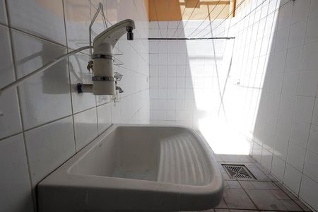 Casa à venda com 160m², 3 quartos e 2 vagas Casa à venda com 160m², 3 quartos e 2 vagasÁrea de Serviço