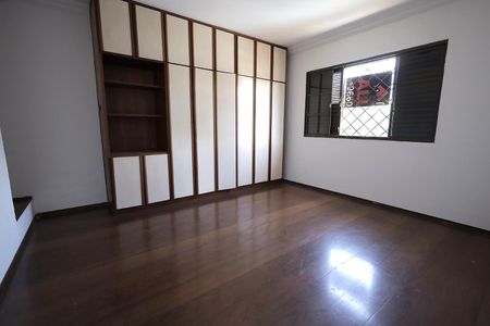 Casa à venda com 160m², 3 quartos e 2 vagas Casa à venda com 160m², 3 quartos e 2 vagasQuarto 2