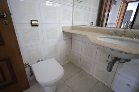 Casa à venda com 160m², 3 quartos e 2 vagas Casa à venda com 160m², 3 quartos e 2 vagasBanheiro 2