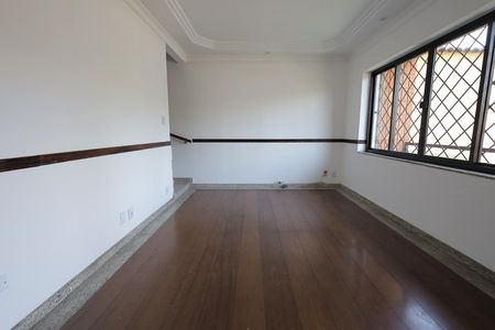 Casa à venda com 160m², 3 quartos e 2 vagas Casa à venda com 160m², 3 quartos e 2 vagasSala