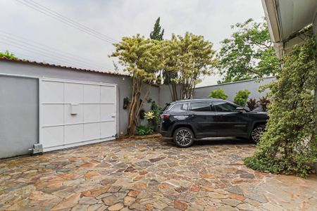 Casa para alugar com 550m², 5 quartos e 3 vagas Casa para alugar com 550m², 5 quartos e 3 vagasÁrea comum