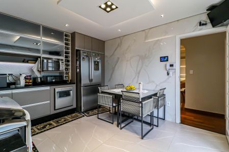 Casa para alugar com 550m², 5 quartos e 3 vagas Casa para alugar com 550m², 5 quartos e 3 vagasCozinha