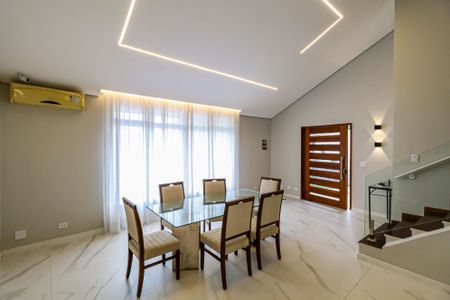 Casa para alugar com 550m², 5 quartos e 3 vagas Casa para alugar com 550m², 5 quartos e 3 vagasSala 2