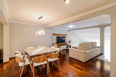 Casa para alugar com 550m², 5 quartos e 3 vagas Casa para alugar com 550m², 5 quartos e 3 vagasSala