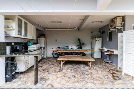 Casa para alugar com 550m², 5 quartos e 3 vagas Casa para alugar com 550m², 5 quartos e 3 vagasÁrea comum