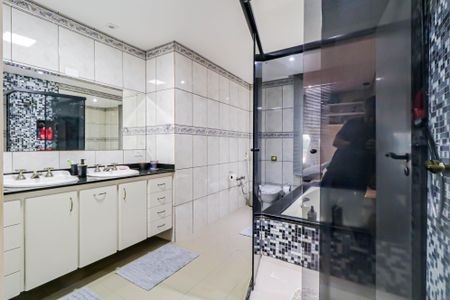 Casa para alugar com 550m², 5 quartos e 3 vagas Casa para alugar com 550m², 5 quartos e 3 vagasBanheiro Suíte 1