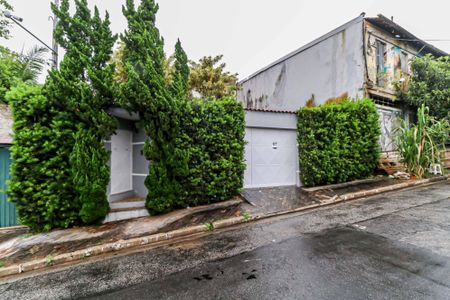 Casa para alugar com 550m², 5 quartos e 3 vagas Casa para alugar com 550m², 5 quartos e 3 vagasFachada