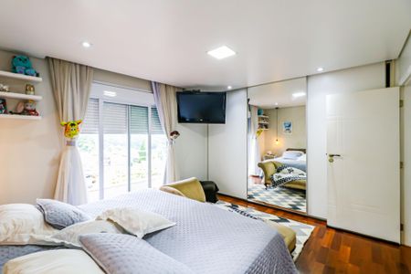 Casa para alugar com 550m², 5 quartos e 3 vagas Casa para alugar com 550m², 5 quartos e 3 vagasSuíte 1