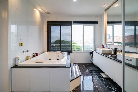 Casa para alugar com 550m², 5 quartos e 3 vagas Casa para alugar com 550m², 5 quartos e 3 vagasBanheiro Suíte 3