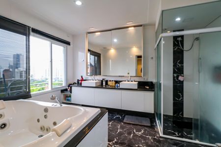 Casa para alugar com 550m², 5 quartos e 3 vagas Casa para alugar com 550m², 5 quartos e 3 vagasBanheiro Suíte 3