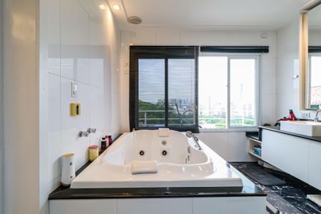 Casa para alugar com 550m², 5 quartos e 3 vagas Casa para alugar com 550m², 5 quartos e 3 vagasBanheiro Suíte 3