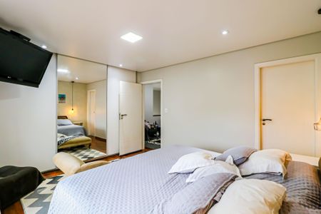 Casa para alugar com 550m², 5 quartos e 3 vagas Casa para alugar com 550m², 5 quartos e 3 vagasSuíte 1