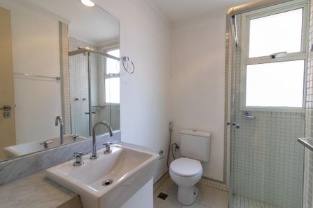 Apartamento para alugar com 64m², 2 quartos e 2 vagasBanheiro