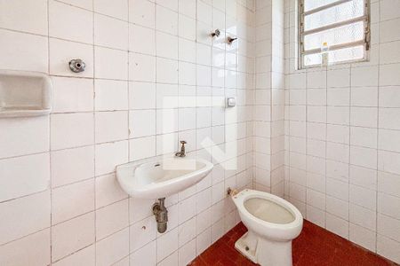 Casa para alugar com 216m², 3 quartos e 3 vagasBanheiro de Serviço