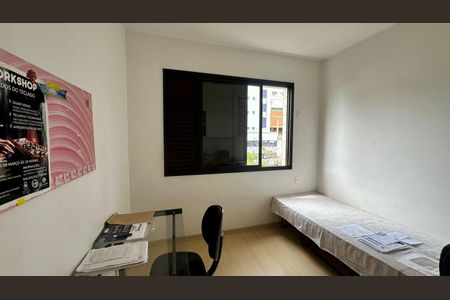 Apartamento à venda com 145m², 4 quartos e 2 vagasQuarto 