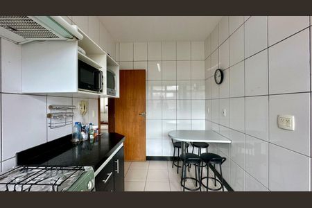 Apartamento à venda com 145m², 4 quartos e 2 vagasCozinha 
