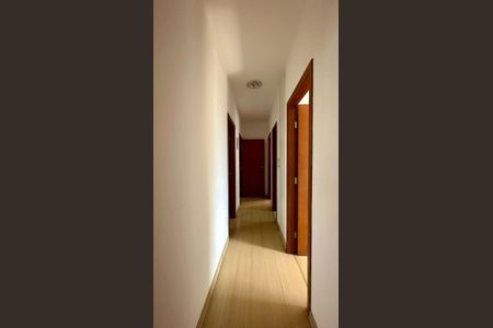 Apartamento à venda com 145m², 4 quartos e 2 vagasCorredor 