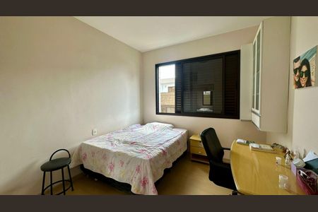 Apartamento à venda com 145m², 4 quartos e 2 vagasQuarto 