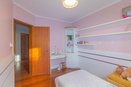 Casa à venda com 423m², 5 quartos e 3 vagas Casa à venda com 423m², 5 quartos e 3 vagasQuarto 4