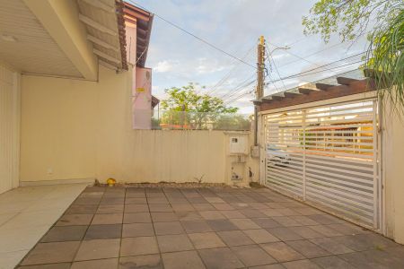 Casa à venda com 423m², 5 quartos e 3 vagas Casa à venda com 423m², 5 quartos e 3 vagasGaragem