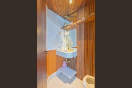 Casa à venda com 423m², 5 quartos e 3 vagas Casa à venda com 423m², 5 quartos e 3 vagasLavabo