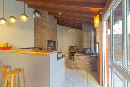 Casa à venda com 423m², 5 quartos e 3 vagas Casa à venda com 423m², 5 quartos e 3 vagasEspaço Gourmet