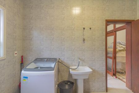 Casa à venda com 423m², 5 quartos e 3 vagas Casa à venda com 423m², 5 quartos e 3 vagasÁrea de Serviço