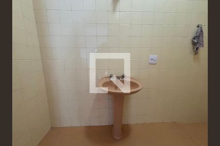 Casa para alugar com 217m², 3 quartos e 3 vagasBanheiro da Suíte