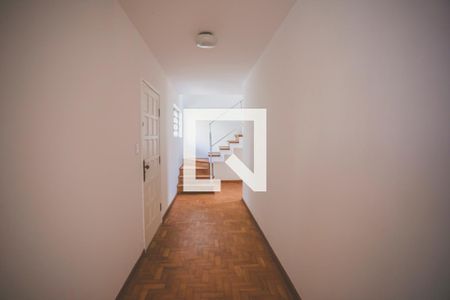 Casa para alugar com 233m², 3 quartos e 2 vagasCorredor