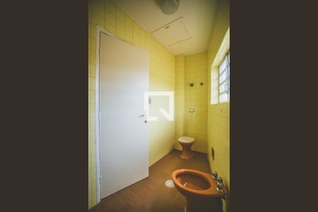 Casa para alugar com 233m², 3 quartos e 2 vagasBanheiro Social