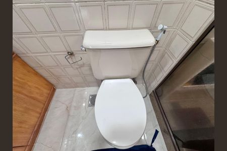 Apartamento à venda com 75m², 2 quartos e 2 vagasSuíte - Banheiro