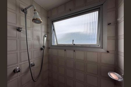 Apartamento à venda com 75m², 2 quartos e 2 vagasSuíte - Banheiro