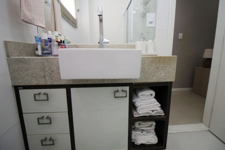 Apartamento à venda com 75m², 2 quartos e 1 vagaBanheiro da Suíte