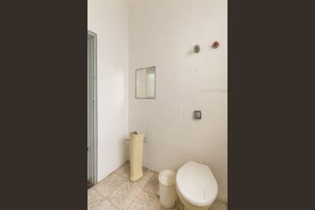 Casa à venda com 105m², 2 quartos e 2 vagasBanheiro