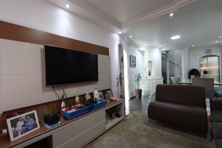 Casa à venda com 312m², 3 quartos e 3 vagasSala