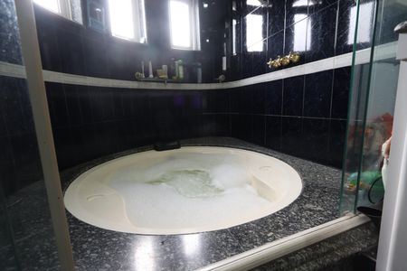 Casa à venda com 312m², 3 quartos e 3 vagasBanheiro da Suíte