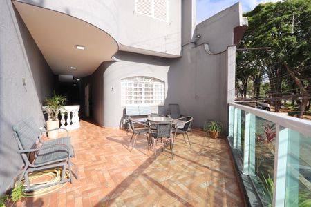 Casa à venda com 312m², 3 quartos e 3 vagasVaranda da Frente
